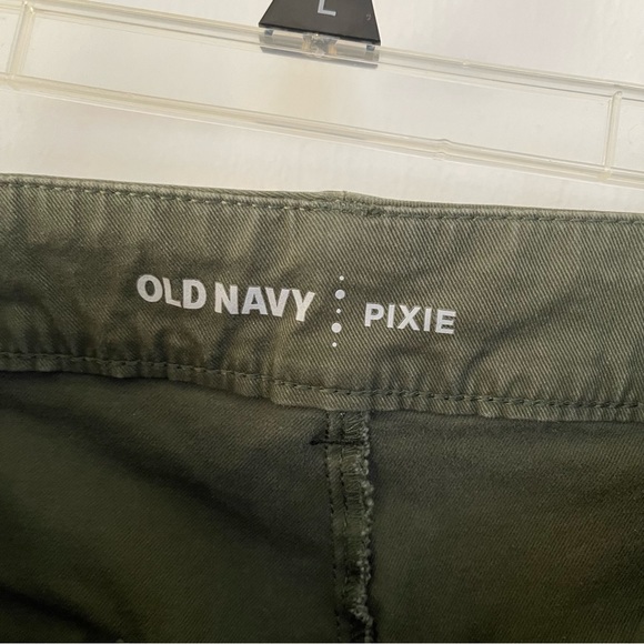 Old Navy olive pixie pants - Picture 4 of 5